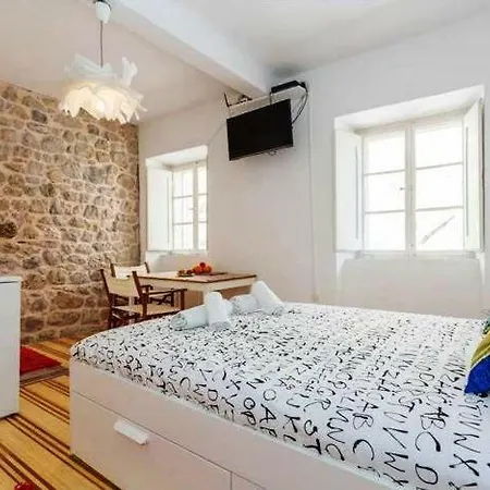 Summer Dream Old Apartman